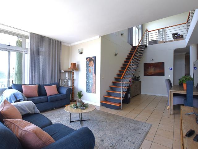 3 Bedroom Apartment / Flat For Sale in Morningside