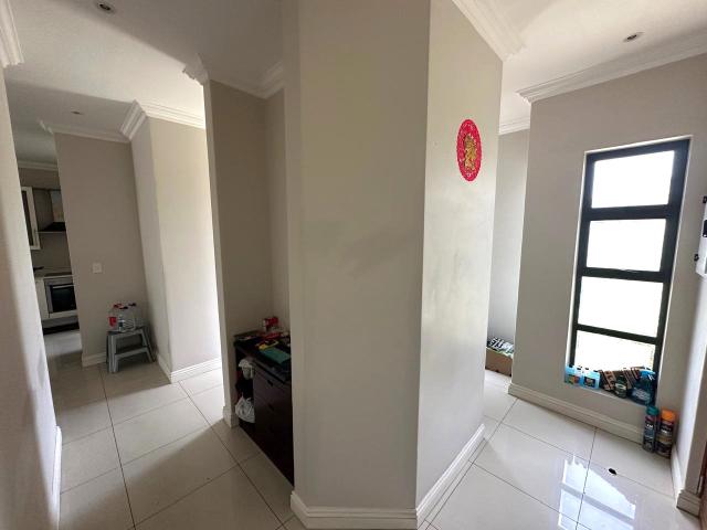 3 Bedroom Apartment / Flat For Sale in Morningside