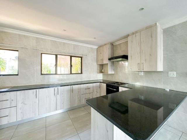 3 Bedroom Apartment / Flat For Sale in Morningside