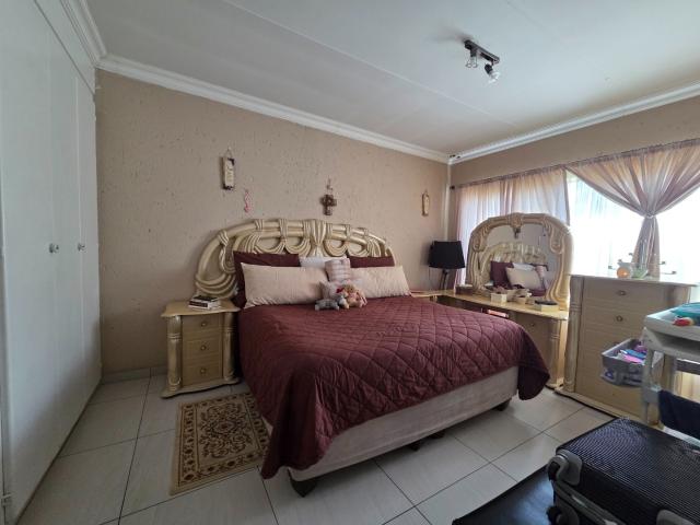 3 Bedroom Apartment / Flat For Sale in Meyersdal