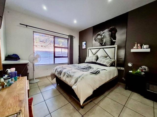3 Bedroom Apartment / Flat For Sale in Mulbarton