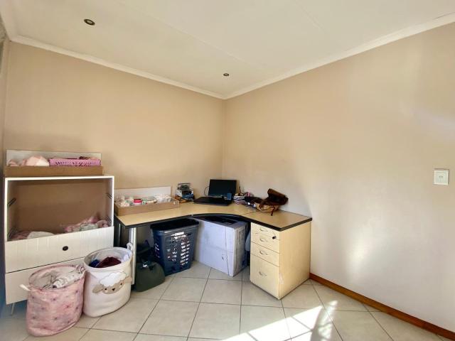 3 Bedroom Apartment / Flat For Sale in Noordwyk