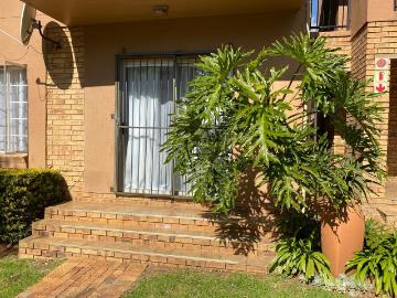 3 Bedroom Apartment / Flat For Sale in Noordheuwel