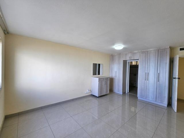 3 Bedroom Apartment / Flat For Sale in North Beach
