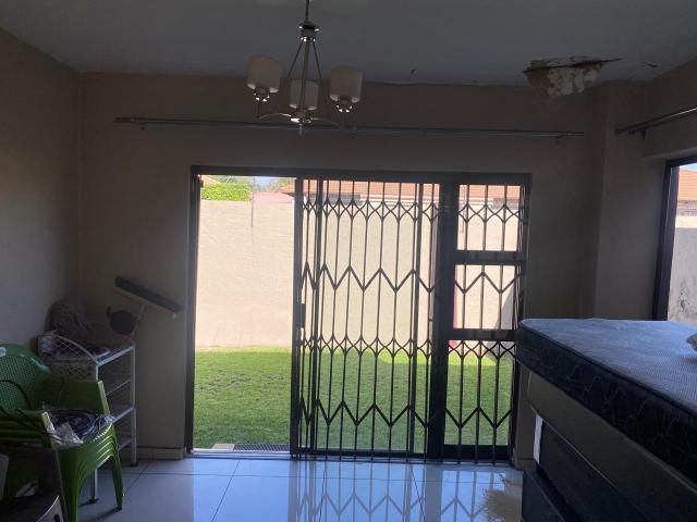 3 Bedroom Apartment / Flat For Sale in New Market