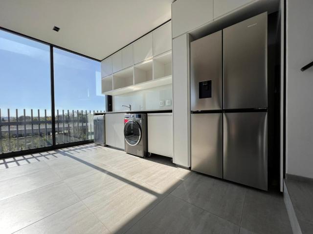 3 Bedroom Apartment / Flat For Sale in Nieuw Muckleneuk