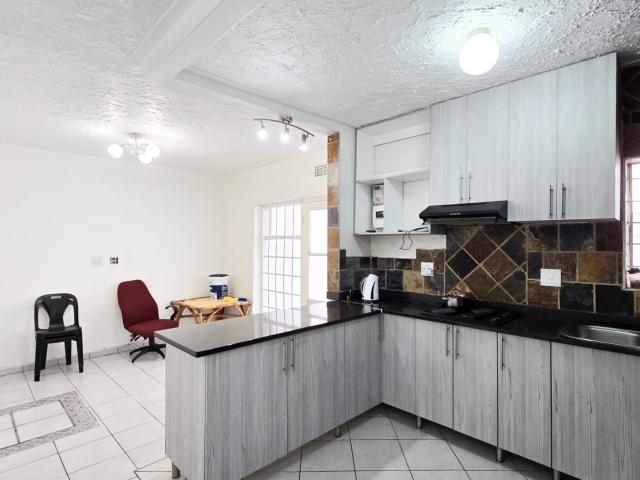 3 Bedroom Apartment / Flat For Sale in Southernwood