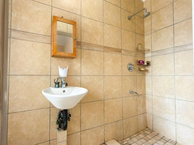 3 Bedroom Apartment / Flat For Sale in Southgate