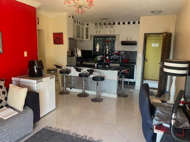 3 Bedroom Apartment / Flat For Sale in Southgate