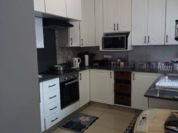 3 Bedroom Apartment / Flat For Sale in Scottburgh Central