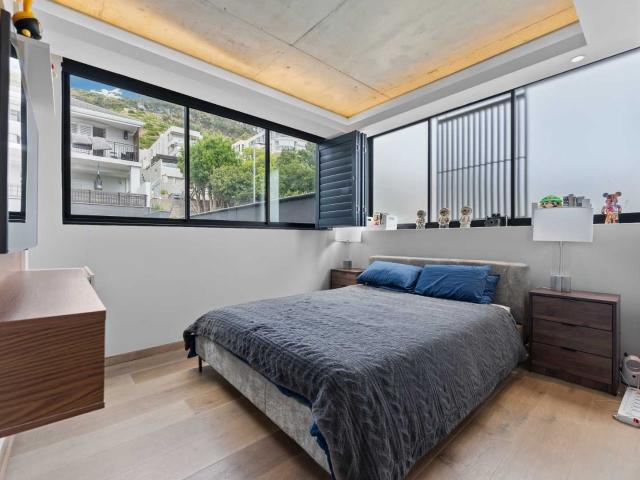 3 Bedroom Apartment / Flat For Sale in Sea Point