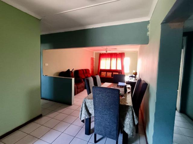3 Bedroom Apartment / Flat For Sale in Sea View