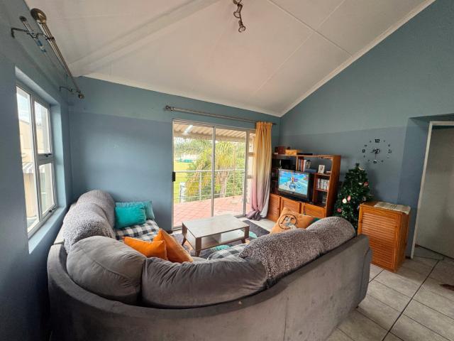 3 Bedroom Apartment / Flat For Sale in Selborne