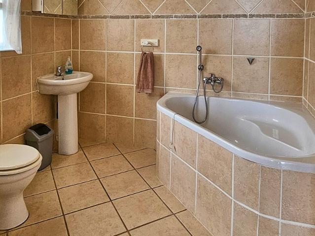 3 Bedroom Apartment / Flat For Sale in Shelly Beach