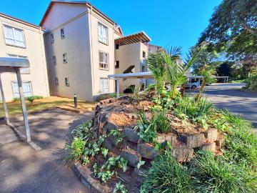 Apartment for sale in UMuziwabantu Local Municipality - Garden