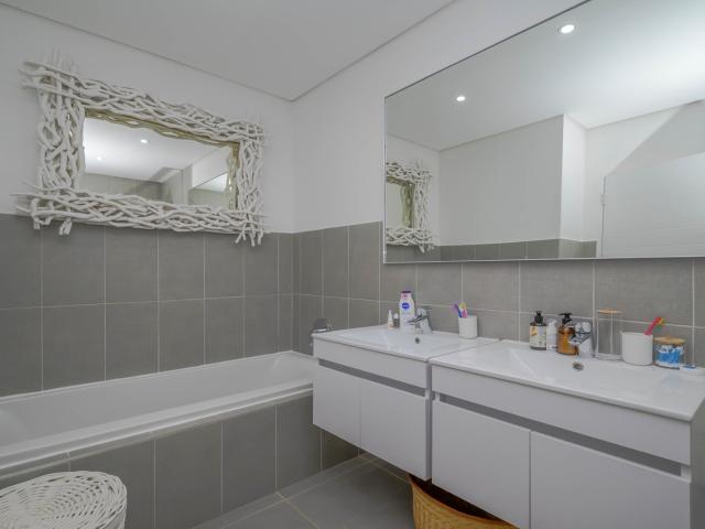 3 Bedroom Apartment / Flat For Sale in Simbithi Eco Estate