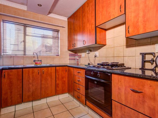 3 Bedroom Apartment / Flat For Sale in Spartan