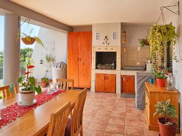 3 Bedroom Apartment / Flat For Sale in St Michaels On Sea