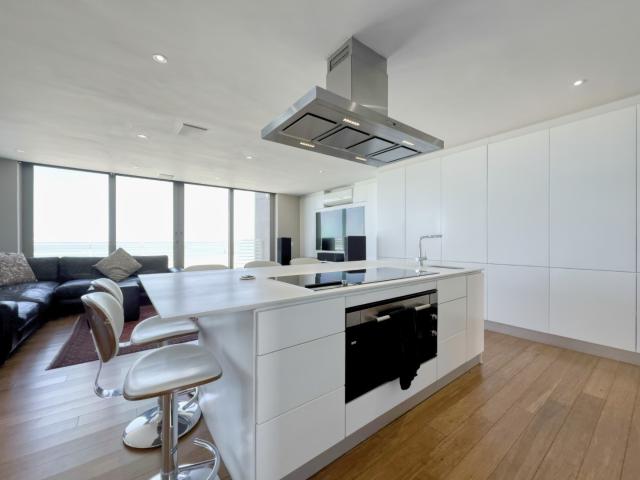 3 Bedroom Apartment / Flat For Sale in Strand North
