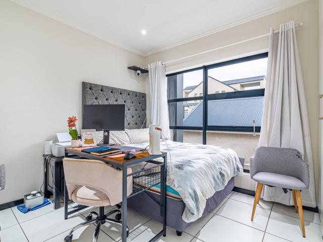 3 Bedroom Apartment / Flat For Sale in Paulshof