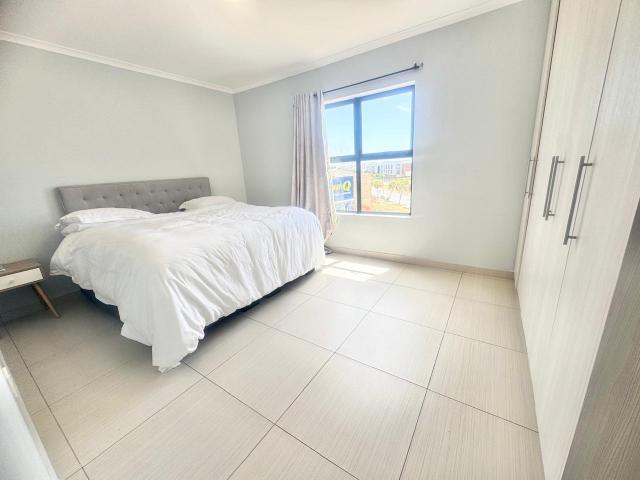 3 Bedroom Apartment / Flat For Sale in Parklands