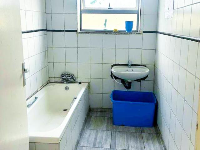 3 Bedroom Apartment / Flat For Sale in Quigney