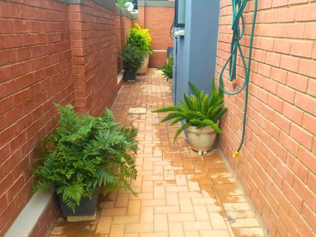 3 Bedroom Apartment / Flat For Sale in Roodepark Eco Estate