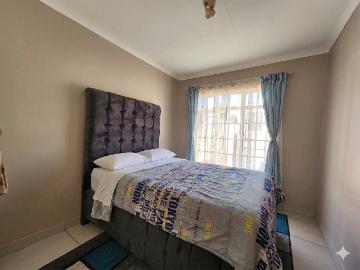 3 Bedroom Apartment / Flat For Sale in Radiokop