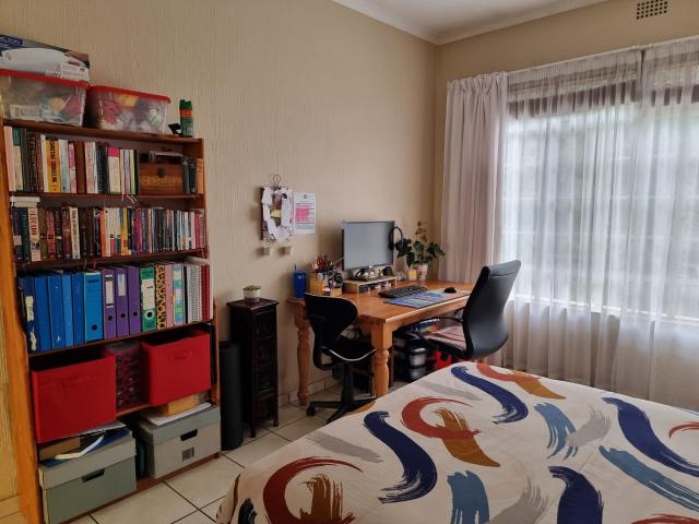 3 Bedroom Apartment / Flat For Sale in Randhart