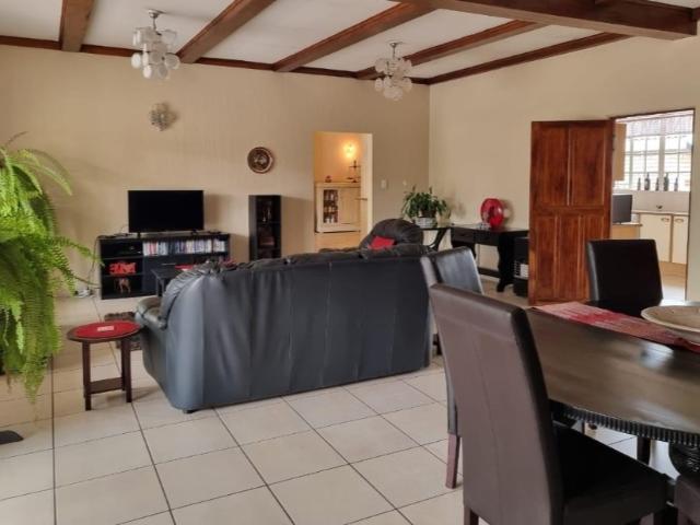 3 Bedroom Apartment / Flat For Sale in Randhart