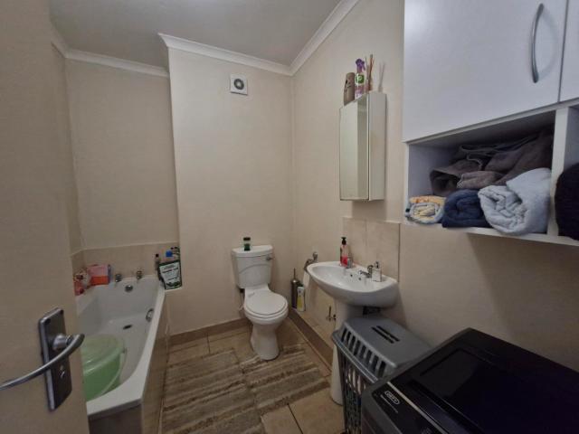3 Bedroom Apartment / Flat For Sale in Red Hill