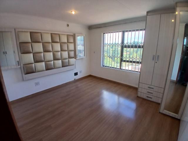 3 Bedroom Apartment / Flat For Sale in Ridgeway
