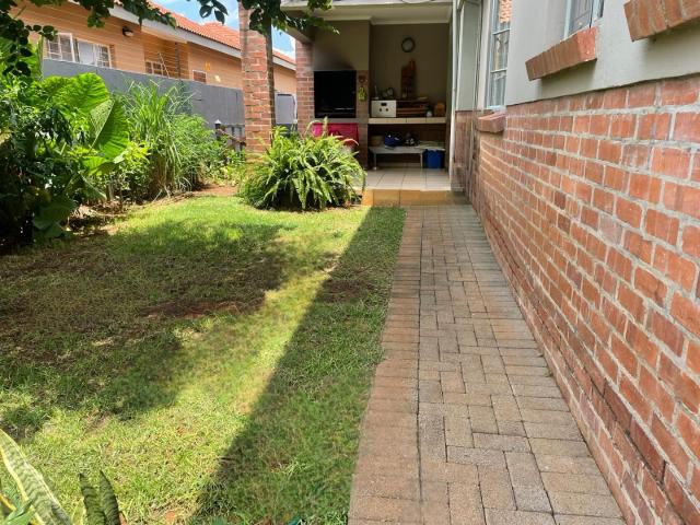 3 Bedroom Apartment / Flat For Sale in Waterval East