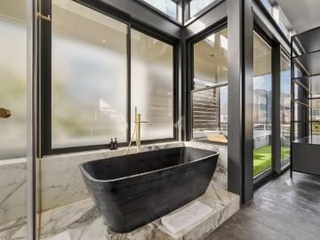 Apartment for sale in Foreshore - Lift