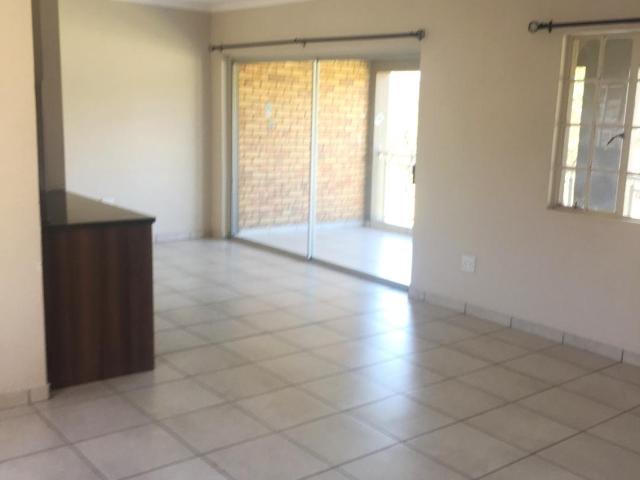 3 Bedroom Apartment / Flat For Sale in Waterkloof East