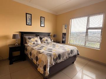 3 Bedroom Apartment / Flat For Sale in Winchester Hills