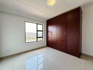 3 Bedroom Apartment / Flat For Sale in Winchester Hills