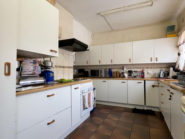 3 Bedroom Apartment / Flat For Sale in Windsor East