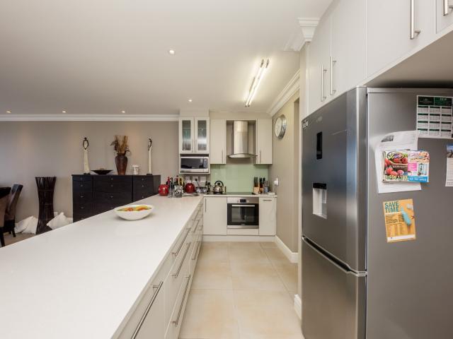 3 Bedroom Apartment / Flat For Sale in Table View