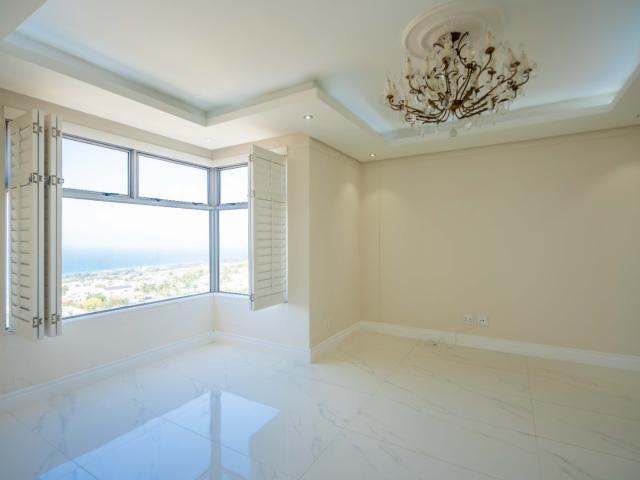 3 Bedroom Apartment / Flat For Sale in Umhlanga Central