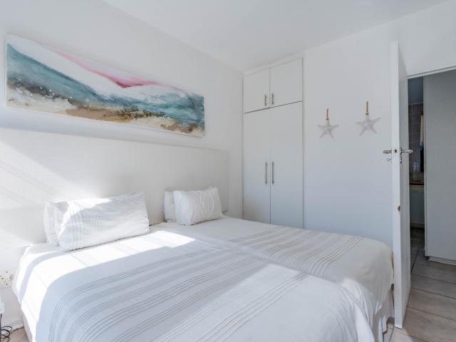 3 Bedroom Apartment / Flat For Sale in Umhlanga Central