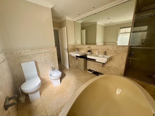 3 Bedroom Apartment / Flat For Sale in Umhlanga Central