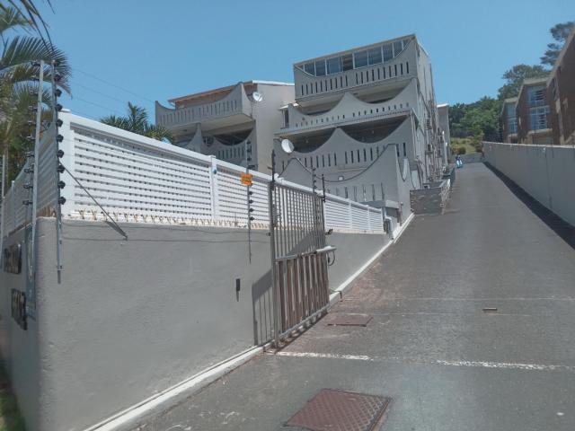 3 Bedroom Apartment / Flat For Sale in Umhlanga Central