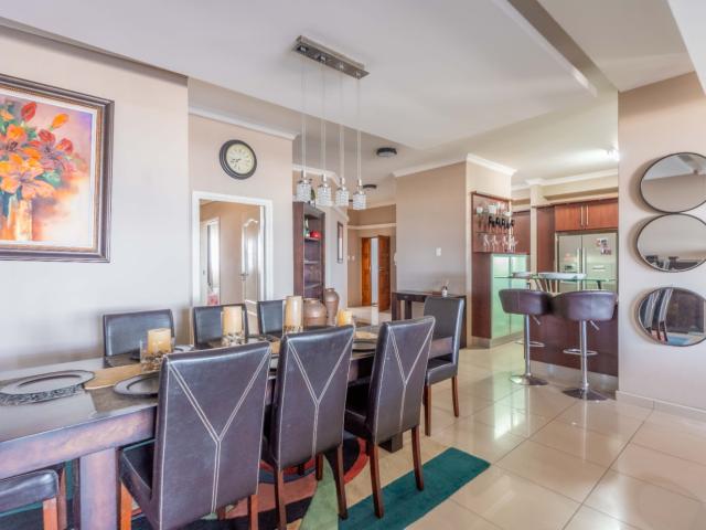 3 Bedroom Apartment / Flat For Sale in Umhlanga Ridge