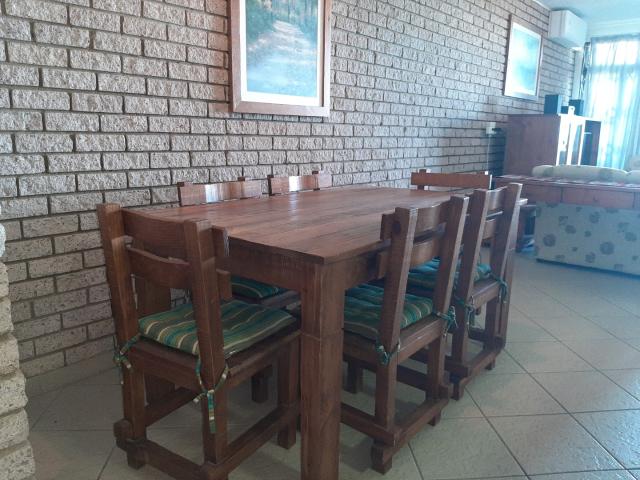 3 Bedroom Apartment / Flat For Sale in Uvongo Beach