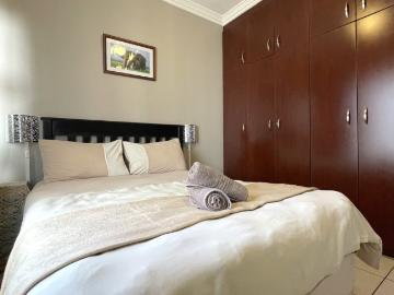 3 Bedroom Apartment / Flat For Sale in Uvongo Beach