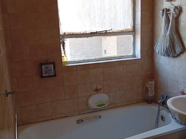 3 Bedroom Apartment / Flat For Sale in Vereeniging Central