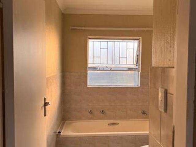 3 Bedroom Apartment / Flat to Rent in Vorna Valley