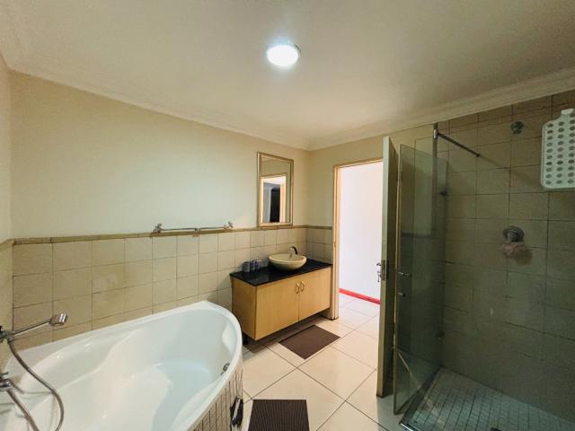 3 Bedroom Apartment / Flat To Rent in Waterkloof