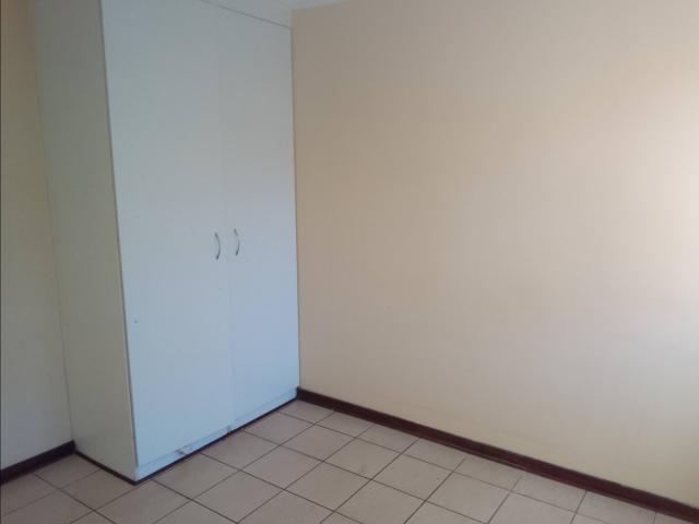 3 Bedroom Apartment / Flat To Rent in Waterval East